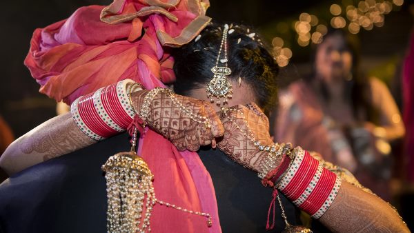 शादी के 15 दिन बाद दुल्हन का असली चेहरा देख हैरान रह गया लड़का, क्या था मेकअप ?