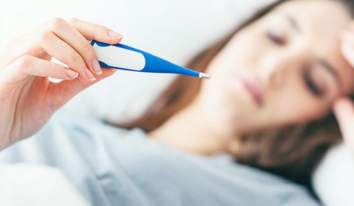 बुखार को नजरअंदाज करेंगे तो पड़ जाएंगे जानलेवा बीमारी के शिकार, गलती होने पर भी न खाएं ये खाद्य पदार्थ : fever