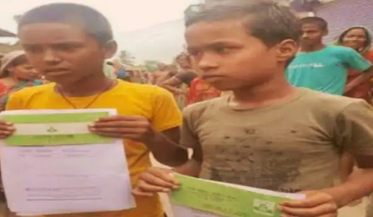 बच्चे के नाम से खोले गए खाते में एक बार में आए लाखों रुपये, तो और क्या किया दिलचस्प !