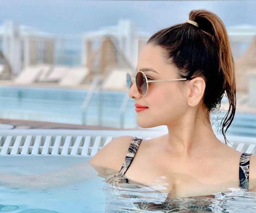 बोल्ड तस्वीर ने छेड़ी Mithun Chakraborty की बहू Madalsa की चर्चा, देख्तेही इमोशन में आया