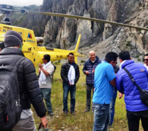 Amitabh Bachchan, Danny Denzongpa, Anupam Kher, Boman Irani, Parineeti Chopra फिल्मांकन के लिए नेपाली पहाड़ियों में हैं