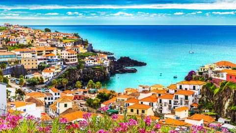 top 10 peaceful countries in the world 2021