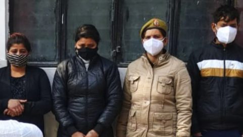 girls rob trapping dating app three accused arrested two women gang