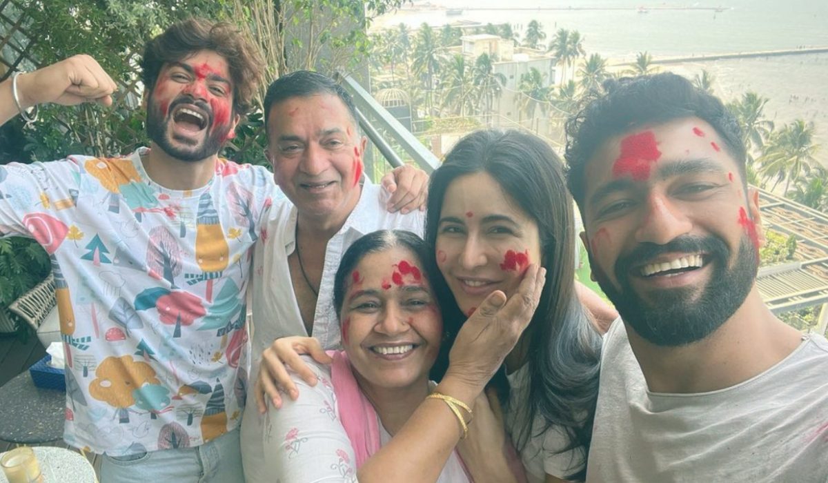 actress katrina kaif का होली सेलिब्रेशन: पहली बार नजर आया पूरा kaushals family