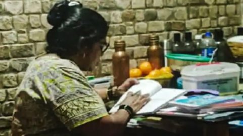mother age of 53 year old clears 10th exams of her son shares inspirational story