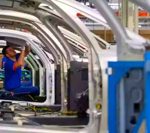 German auto industry sees limp growth in 2023