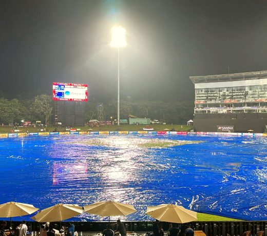 Nepal Vs India Live : नेपाल के खिलाफ भारत की बैटिंग देखने की उम्मीद धूमिल होती जा रही : बारिश और भी तेज होने लगी