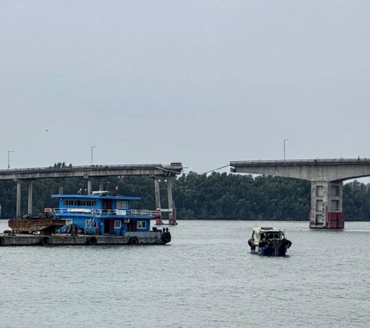 2 dead, 3 missing as ship hits bridge in south China