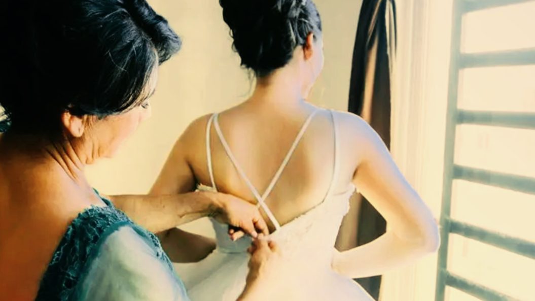 Undercover SP Confronted by S-ex Worker, 31 Women Arrested from Hotel