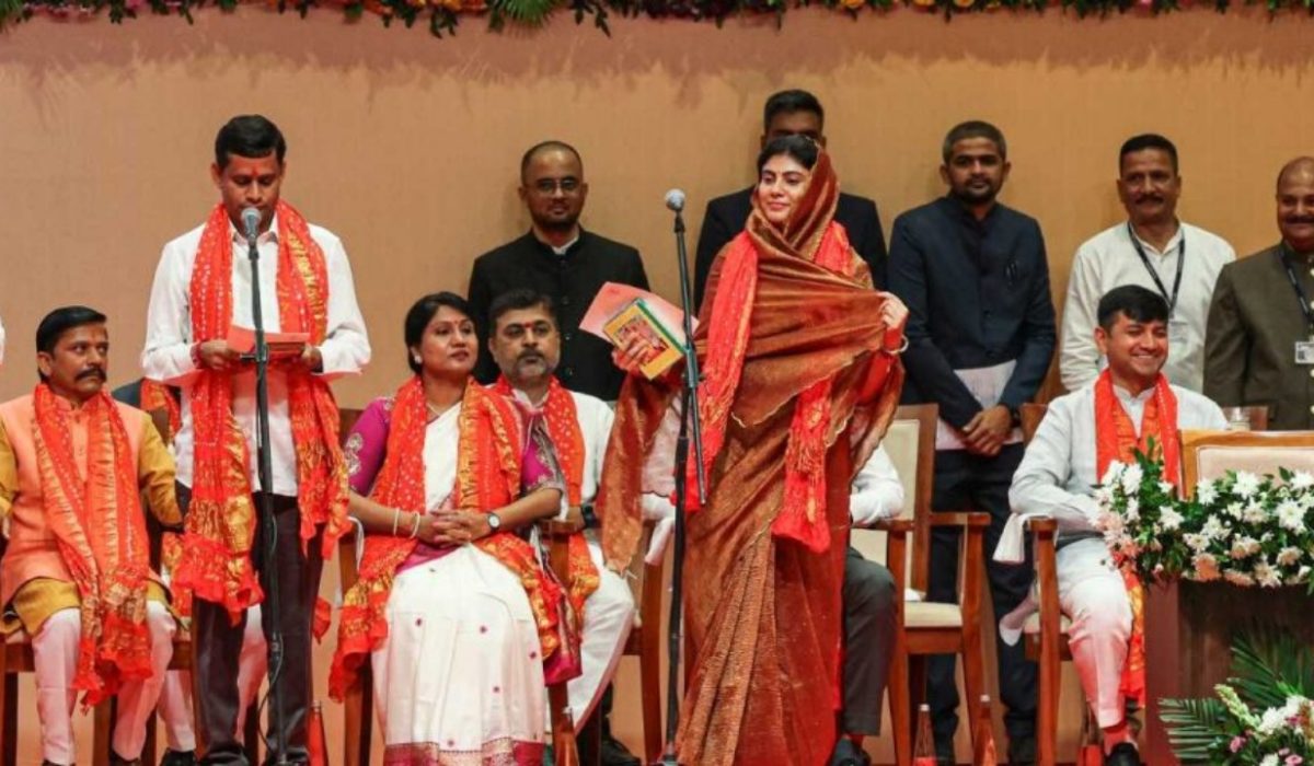 Cricketer Ravindra Jadeja’s Wife, Rivaba, Joins Gujarat Cabinet-Major Shake-Up Ahead of 2027 Polls!