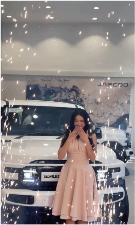 Eva Giri’s Latest Glamorous Photos You Can’t Miss 9 Screenshot 2025 12 27 191457