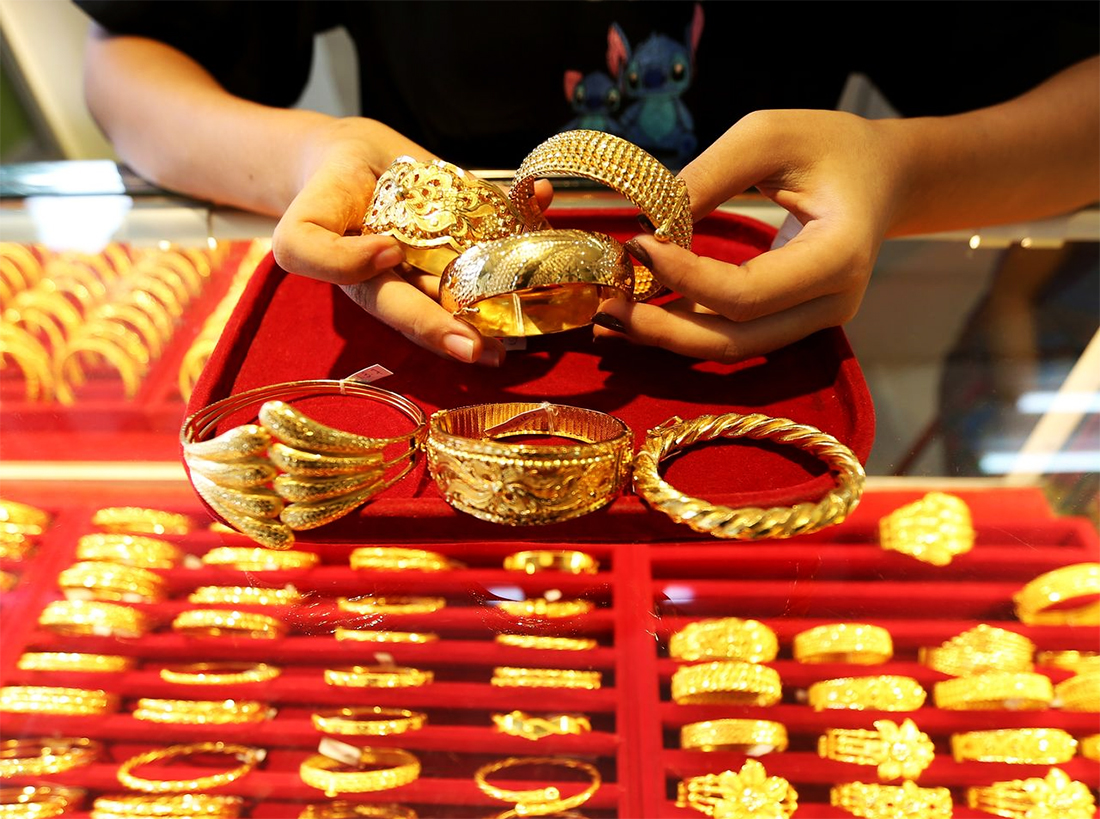 Gold Price Increased, Silver Price Decreased